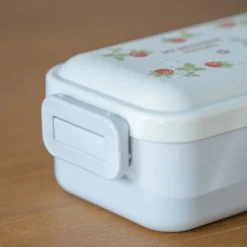 New Maison Ghibli Lunch Box 4 Locks 530Ml Rasberry Collection - My Neighbor Totoro